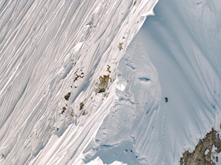 Anidesh Chuli Nepal, Nicolas Jean, Benjamin Védrines - Nicolas Jean e Benjamin Védrines durante la prima salita di Anidesh Chuli (6808m) in Nepal, settembre 2025