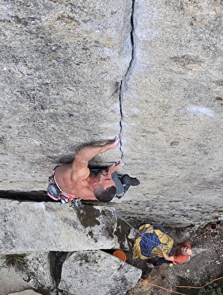 Jernej Kruder Squamish Canada - Jernej Kruder attempting 'Trippett Out' (5.13a) at Squamish in Canada