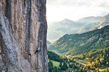 Titus Prinoth, Menhir Mëisules dala Beisces, Dolomiti - Titus Prinoth sale in stile trad la via 'Menhir' alle Mëisules dala Beisces (Sella, Dolomiti) il 20/09/2025