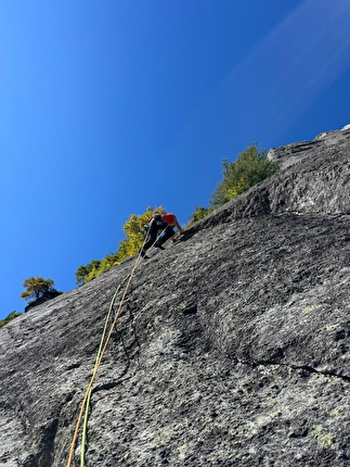 Avancorpo del Cavalcorto Valle del Ferro, Val Masino, Giacomo Regallo, Marco Zanchetta - The first ascent of 'Due anni e un figlio' on the Avancorpo del Cavalcorto in Valle del Ferro, Val Masino (Giacomo Regallo, Marco Zanchetta)