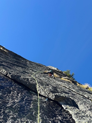 Avancorpo del Cavalcorto Valle del Ferro, Val Masino, Giacomo Regallo, Marco Zanchetta - The first ascent of 'Due anni e un figlio' on the Avancorpo del Cavalcorto in Valle del Ferro, Val Masino (Giacomo Regallo, Marco Zanchetta)