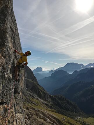 Chiaroveggenza Marmolada, Dolomiti, Nicolò Geremia, Mirco Grasso - L'apertura di 'Chiaroveggenza' in Marmolada, Dolomiti (Nicolò Geremia, Mirco Grasso 2019-2025)