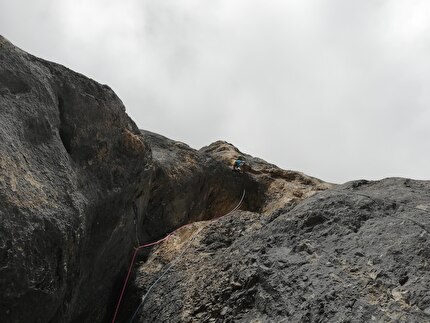 Chiaroveggenza Marmolada, Dolomiti, Nicolò Geremia, Mirco Grasso - L'apertura di 'Chiaroveggenza' in Marmolada, Dolomiti (Nicolò Geremia, Mirco Grasso 2019-2025)