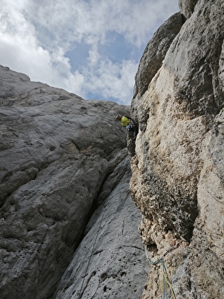 Chiaroveggenza Marmolada, Dolomiti, Nicolò Geremia, Mirco Grasso - L'apertura di 'Chiaroveggenza' in Marmolada, Dolomiti (Nicolò Geremia, Mirco Grasso 2019-2025)