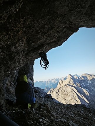 Chiaroveggenza Marmolada, Dolomiti, Nicolò Geremia, Mirco Grasso - L'apertura di 'Chiaroveggenza' in Marmolada, Dolomiti (Nicolò Geremia, Mirco Grasso 2019-2025)