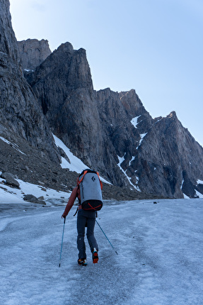 Greenland, Ben Kent, Robbie Milne - Approach to the peak. Day one, 9pm