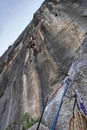 Gole del Verdon, Claudio Martoglio, Federico Floris - 'Une jolie fleur dans une peau de vache' nel Verdon Gole del Verdon, Claudio Martoglio, Federico Floris - 'Une jolie fleur dans une peau de vache' nel Verdon