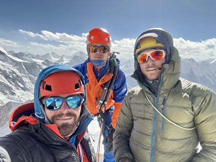 Tumladen Sar, Karakorum, Matej Prcin, Tomasz Rodzynkiewicz, Marco Schwidergal - The first acent of Tumladen Sar (6232m) in the Karakoram vie the route 'Flame of the west' (Matej Prcin, Tomasz Rodzynkiewicz, Marco Schwidergal 21-24/09/2025) Tumladen Sar, Karakorum, Matej Prcin, Tomasz Rodzynkiewicz, Marco Schwidergal - The first acent of Tumladen Sar (6232m) in the Karakoram vie the route 'Flame of the west' (Matej Prcin, Tomasz Rodzynkiewicz, Marco Schwidergal 21-24/09/2025)