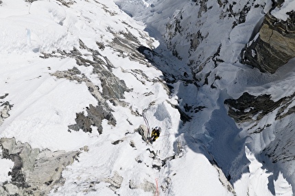 Kimshung, Nepal - La prima salita del Kimshung in Nepal (François Cazzanelli, Beppe Vidoni, Lucas Waldner e Benjamin Zörer, 20 ottobre 2025)