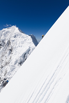 Kimshung, Nepal, François Cazzanelli, Giuseppe Vidoni, Lukas Waldner, Benjamin Zörer - La prima salita del Kimshung in Nepal (François Cazzanelli, Beppe Vidoni, Lukas Waldner e Benjamin Zörer, 20 ottobre 2025) Kimshung, Nepal, François Cazzanelli, Giuseppe Vidoni, Lukas Waldner, Benjamin Zörer - La prima salita del Kimshung in Nepal (François Cazzanelli, Beppe Vidoni, Lukas Waldner e Benjamin Zörer, 20 ottobre 2025)