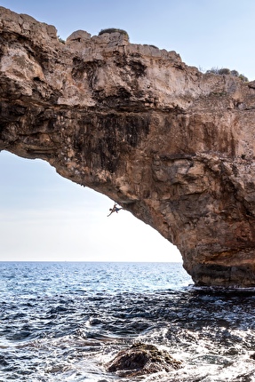 Michael Piccolruaz Es Pontas Mallorca - Michael Piccolruaz climbing 'Es Pontas' off the island of Maiorca Michael Piccolruaz Es Pontas Mallorca - Michael Piccolruaz climbing 'Es Pontas' off the island of Maiorca