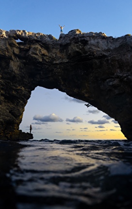 Michael Piccolruaz Es Pontas Mallorca - Michael Piccolruaz climbing 'Es Pontas' off the island of Maiorca Michael Piccolruaz Es Pontas Mallorca - Michael Piccolruaz climbing 'Es Pontas' off the island of Maiorca