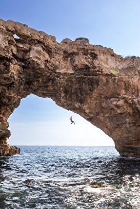 Michael Piccolruaz Es Pontas Mallorca - Michael Piccolruaz climbing 'Es Pontas' off the island of Maiorca Michael Piccolruaz Es Pontas Mallorca - Michael Piccolruaz climbing 'Es Pontas' off the island of Maiorca