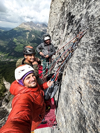 SuPer Nava, Sas da la Luna, Dolomiti, Maurizio Davarda, Martin Giovanazzi, Elio Mazzalai - Maurizio Davarda, Martin Giovanazzi, Elio Mazzalai durante l'apertura di 'SuPer Nava', Sas da la Luna, Dolomiti SuPer Nava, Sas da la Luna, Dolomiti, Maurizio Davarda, Martin Giovanazzi, Elio Mazzalai - Maurizio Davarda, Martin Giovanazzi, Elio Mazzalai durante l'apertura di 'SuPer Nava', Sas da la Luna, Dolomiti