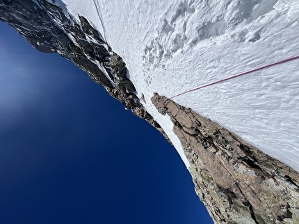 Brujo, Ande, Cile, Raimundo De Andraca, Diego Saez - L'apertura di una nuova via alla cima sud di Cerro El Brujo (4460m) nelle Ande (Raimundo De Andraca, Diego Saez 1-3/11/2025) Brujo, Ande, Cile, Raimundo De Andraca, Diego Saez - L'apertura di una nuova via alla cima sud di Cerro El Brujo (4460m) nelle Ande (Raimundo De Andraca, Diego Saez 1-3/11/2025)