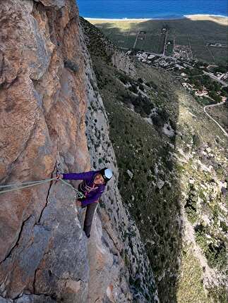 Monte Monaco, San Vito Lo Capo, Sicilia, Christoph Hainz, Gerda Schwienbacher - L'apertura di 'Ballo Corallo' sul Monte Monaco, San Vito Lo Capo, Sicilia (Christoph Hainz, Gerda Schwienbacher, 10/2024 & 10/2025)