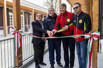 Soccorso Alpino e Speleologico - Maurizio Dellantonio, il Presidente nazionale del CNSAS, durante l'inaugurazione a Milano il 7 novembre 2025 della nuova sede nazionale del Corpo Nazionale Soccorso Alpino e Speleologico. Soccorso Alpino e Speleologico - Maurizio Dellantonio, il Presidente nazionale del CNSAS, durante l'inaugurazione a Milano il 7 novembre 2025 della nuova sede nazionale del Corpo Nazionale Soccorso Alpino e Speleologico.