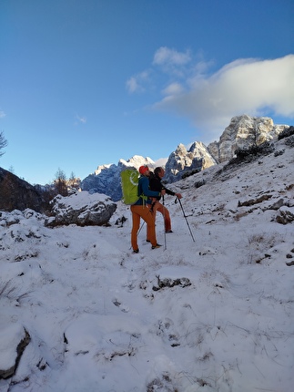 Corno del Framont, Moiazza, Dolomiti, Nicholas Farenzena, Gabriele Walicki - Avvicinamento a 'Baila Morena' al Corno del Framont, Moiazza, Dolomiti