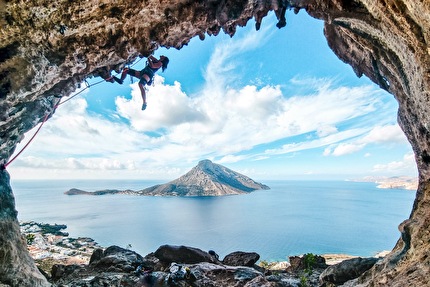 Kalymnos - Sara Mastel sulla classica 'Joggel & Toggel' (6c+) sull'isola di Kalymnos. Kalymnos - Sara Mastel sulla classica 'Joggel & Toggel' (6c+) sull'isola di Kalymnos.