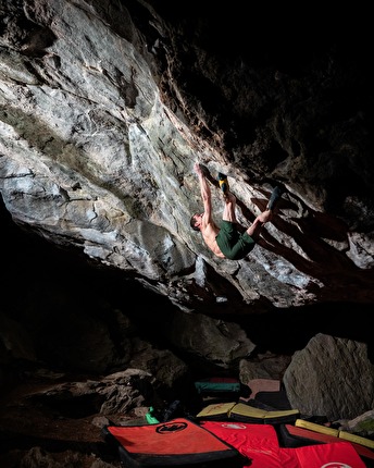 Watch Adam Ondra flash 8C boulder