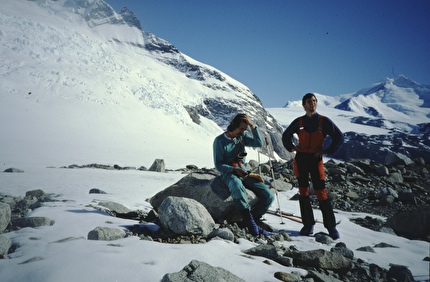 Cerro Pier Giorgio, Patagonia: Mario Manica, Renzo Vettori - Al cospetto del nostro obiettivo sul Cerro Piergiorgio in Patagonia, 1985