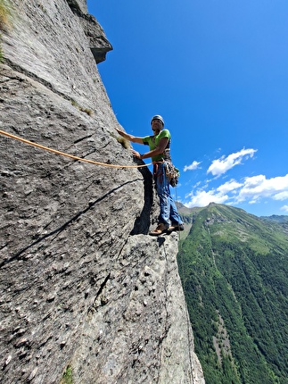 Pinnacolo di Maslana, Valbondione, Cristina Oldrati, Matteo Rivadossi - Partendo dalla quarta sosta in comune con 'Il Risveglio', 'Il Gatto e la Volpe', Pinnacolo di Maslana, Valbondione (Cristina Oldrati, Matteo Rivadossi, 29/06/2025)