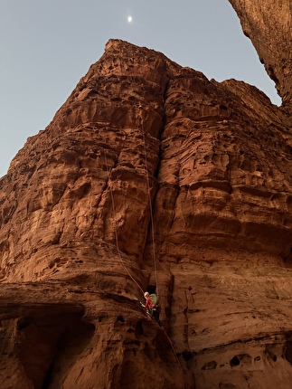 Wadi Rum, Jordan, Jebel Nassrani South, Nicole Berthod, Fay Manners - The first ascent of ‘Mukatila’ on Jebel Nassrani South at Wadi Rum in Jordan (Nicole Berthod, Fay Manners 11/2025) Wadi Rum, Jordan, Jebel Nassrani South, Nicole Berthod, Fay Manners - The first ascent of ‘Mukatila’ on Jebel Nassrani South at Wadi Rum in Jordan (Nicole Berthod, Fay Manners 11/2025)