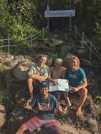 Dragon Horns, Tioman Island, Malaysia, Johannes Malchow, Sebastian Eifler - The first ascent of 'Benjo-Delight', Dragon Horns, Tioman Island, Malaysia (Johannes Malchow, Seb Eifler, 2025) Dragon Horns, Tioman Island, Malaysia, Johannes Malchow, Sebastian Eifler - The first ascent of 'Benjo-Delight', Dragon Horns, Tioman Island, Malaysia (Johannes Malchow, Seb Eifler, 2025)