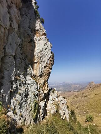 Pizzo Lungo, Monti di Calamigna, Sicilia, Massimo Flaccavento, Claudio Trovato - L'apertura di 'Il fuoco dell’anima' al Pizzo Lungo, Monti di Calamigna, Sicilia (Massimo Flaccavento, Claudio Trovato 2024) 