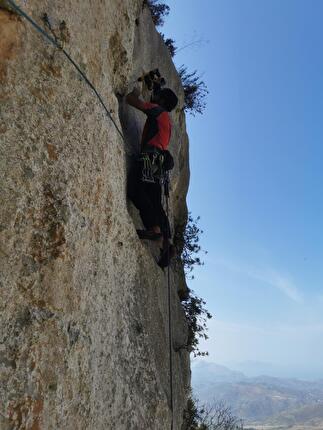 Pizzo Lungo, Monti di Calamigna, Sicilia, Massimo Flaccavento, Claudio Trovato - L'apertura di 'Il fuoco dell’anima' al Pizzo Lungo, Monti di Calamigna, Sicilia (Massimo Flaccavento, Claudio Trovato 2024) 