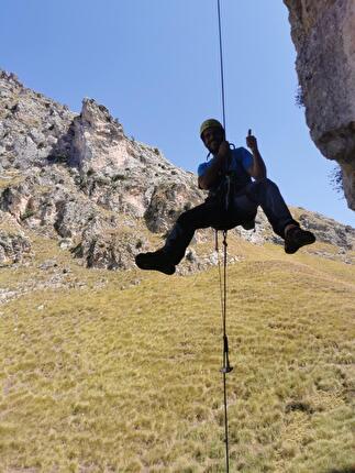 Pizzo Lungo, Monti di Calamigna, Sicilia, Massimo Flaccavento, Claudio Trovato - L'apertura di 'Il fuoco dell’anima' al Pizzo Lungo, Monti di Calamigna, Sicilia (Massimo Flaccavento, Claudio Trovato 2024) Pizzo Lungo, Monti di Calamigna, Sicilia, Massimo Flaccavento, Claudio Trovato - L'apertura di 'Il fuoco dell’anima' al Pizzo Lungo, Monti di Calamigna, Sicilia (Massimo Flaccavento, Claudio Trovato 2024)