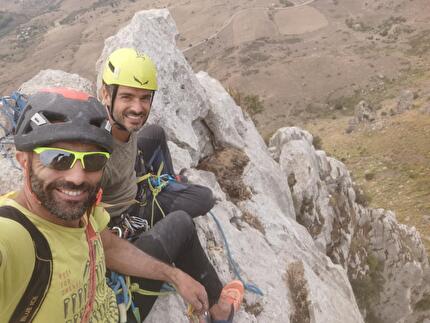 Pizzo Lungo, Monti di Calamigna, Sicilia, Massimo Flaccavento, Claudio Trovato - L'apertura di 'Il fuoco dell’anima' al Pizzo Lungo, Monti di Calamigna, Sicilia (Massimo Flaccavento, Claudio Trovato 2024) 