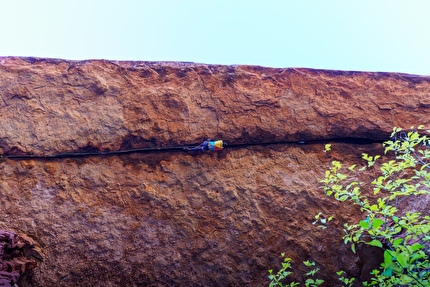 Marco Sappa Necronomicon - Marco Sappa ripete 'Necronomicon', Canyonlands, Utah, USA, novembre 2025. L'impressionante fessura di tetto era stata liberata nel 2011 da Jean-Pierre Ouellet.