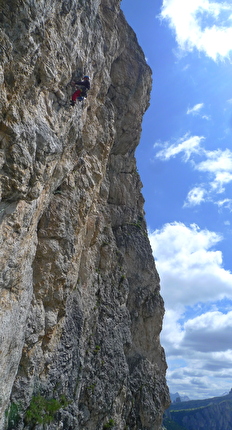 Castello del Settsass, Dolomiti, Michal Coubal, Anna Coubalová - L'apertura di 'Stranger', Castello del Settsass, Dolomiti (Michal Coubal, Anna Coubalová, 07/08/2025)