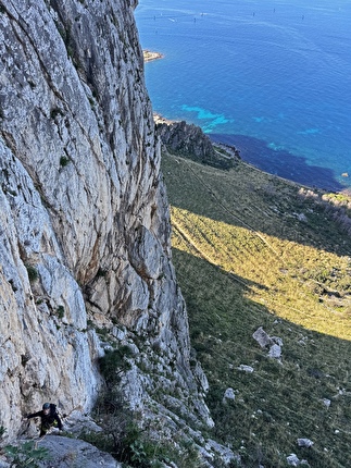 Punta Narciso, Pizzo Vuturo, Sicilia, Emanuele Andreozzi, Massimo Faletti - L'apertura di 'Via del Papà' alla Punta Narciso, Pizzo Vuturo, Sicilia (Emanuele Andreozzi, Massimo Faletti 06/11/2025)