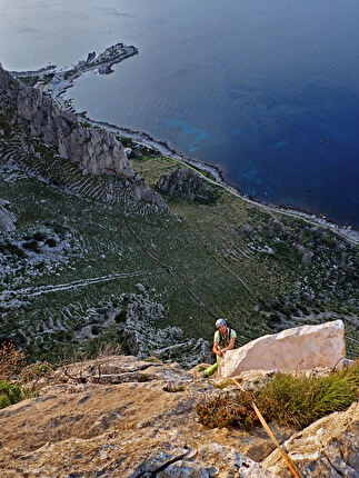 Punta Narciso, Pizzo Vuturo, Sicilia, Emanuele Andreozzi, Massimo Faletti - L'apertura di 'Via del Papà' alla Punta Narciso, Pizzo Vuturo, Sicilia (Emanuele Andreozzi, Massimo Faletti 06/11/2025)