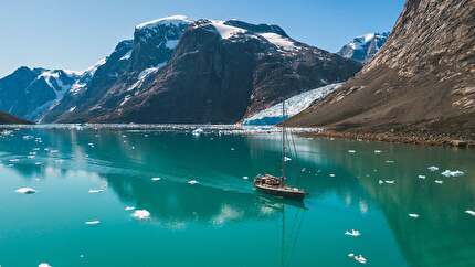 Groenlandia, Graah Fjord, Fiordo di Skjoldungen, Naomie Bürki, Pauline Laubscher, Gianna Müller, Caro North, Lea Schneider, Melanie Tenorio, Ramona Volken, Ramona Waldner - SAC Spedizione Groenlandia 2025 a Graah Fjord e Fiordo di Skjoldungen (Naomie Bürki, Pauline Laubscher, Gianna Müller, Caro North, Lea Schneider, Melanie Tenorio, Ramona Volken, Ramona Waldner) Groenlandia, Graah Fjord, Fiordo di Skjoldungen, Naomie Bürki, Pauline Laubscher, Gianna Müller, Caro North, Lea Schneider, Melanie Tenorio, Ramona Volken, Ramona Waldner - SAC Spedizione Groenlandia 2025 a Graah Fjord e Fiordo di Skjoldungen (Naomie Bürki, Pauline Laubscher, Gianna Müller, Caro North, Lea Schneider, Melanie Tenorio, Ramona Volken, Ramona Waldner)