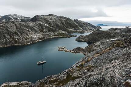 Groenlandia, Graah Fjord, Fiordo di Skjoldungen, Naomie Bürki, Pauline Laubscher, Gianna Müller, Caro North, Lea Schneider, Melanie Tenorio, Ramona Volken, Ramona Waldner - SAC Spedizione Groenlandia 2025 a Graah Fjord e Fiordo di Skjoldungen (Naomie Bürki, Pauline Laubscher, Gianna Müller, Caro North, Lea Schneider, Melanie Tenorio, Ramona Volken, Ramona Waldner) Groenlandia, Graah Fjord, Fiordo di Skjoldungen, Naomie Bürki, Pauline Laubscher, Gianna Müller, Caro North, Lea Schneider, Melanie Tenorio, Ramona Volken, Ramona Waldner - SAC Spedizione Groenlandia 2025 a Graah Fjord e Fiordo di Skjoldungen (Naomie Bürki, Pauline Laubscher, Gianna Müller, Caro North, Lea Schneider, Melanie Tenorio, Ramona Volken, Ramona Waldner)