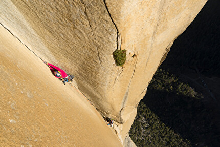 Sasha DiGulian Platinum, El Capitan, Yosemite - Sasha DiGulian climbing the big wall 'Platinum' on El Capitan in Yosemite National Park, California, USA, November 29, 2025. Sasha DiGulian Platinum, El Capitan, Yosemite - Sasha DiGulian climbing the big wall 'Platinum' on El Capitan in Yosemite National Park, California, USA, November 29, 2025.