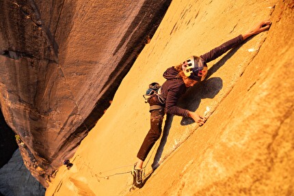 Sasha DiGulian Platinum, El Capitan, Yosemite - Sasha DiGulian climbing the big wall 'Platinum' on El Capitan in Yosemite National Park, California, USA, November 29, 2025. Sasha DiGulian Platinum, El Capitan, Yosemite - Sasha DiGulian climbing the big wall 'Platinum' on El Capitan in Yosemite National Park, California, USA, November 29, 2025.