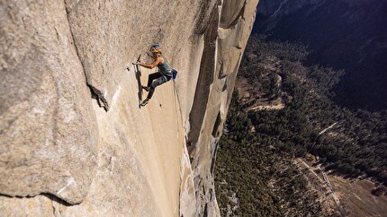 Sasha DiGulian Platinum, El Capitan, Yosemite - Sasha DiGulian climbing the big wall 'Platinum' on El Capitan in Yosemite National Park, California, USA, November 29, 2025. Sasha DiGulian Platinum, El Capitan, Yosemite - Sasha DiGulian climbing the big wall 'Platinum' on El Capitan in Yosemite National Park, California, USA, November 29, 2025.