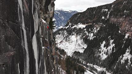 Val di Riva, Valle Aurina, Simon Gietl, Manuel Oberarzbacher - L'apertura di 'Argos' in Val di Riva, Valle Aurina (Simon Gietl, Manuel Oberarzbacher 23-24/11/2025)
