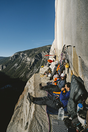 Laura Pineau - Laura Pineau sending 'Wet Lycra Nightmare' on Leaning Tower in Yosemite, USA, autumn 2025 Laura Pineau - Laura Pineau sending 'Wet Lycra Nightmare' on Leaning Tower in Yosemite, USA, autumn 2025