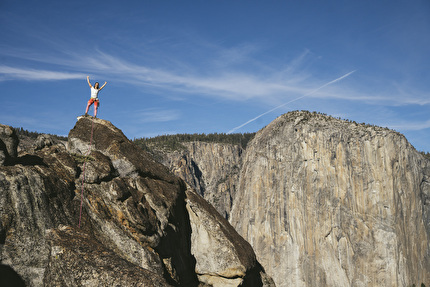 Laura Pineau - Laura Pineau sending 'Wet Lycra Nightmare' on Leaning Tower in Yosemite, USA, autumn 2025 Laura Pineau - Laura Pineau sending 'Wet Lycra Nightmare' on Leaning Tower in Yosemite, USA, autumn 2025