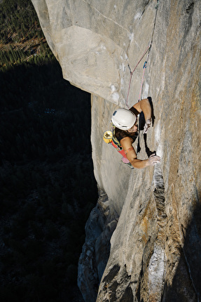 Laura Pineau - Laura Pineau sending 'Wet Lycra Nightmare' on Leaning Tower in Yosemite, USA, autumn 2025 Laura Pineau - Laura Pineau sending 'Wet Lycra Nightmare' on Leaning Tower in Yosemite, USA, autumn 2025