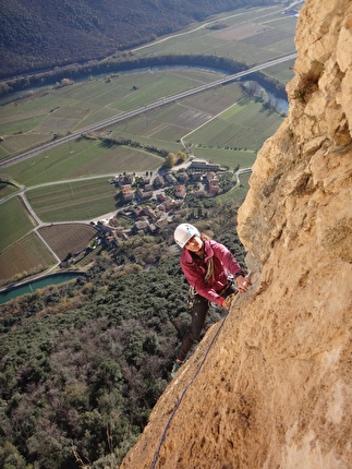 Monte Cimo, Sass de Mesdì, Val Adige, Brentino, Beniamino Giori, Cristina Oldrati, Matteo Rivadossi - Arrivo alla quinta sosta di 'Te lo do io il Brentino!', Monte Cimo, Sass de Mesdì, Val Adige, Brentino (Beniamino Giori, Cristina Oldrati, Matteo Rivadossi, 8-13-19/11/2025) Monte Cimo, Sass de Mesdì, Val Adige, Brentino, Beniamino Giori, Cristina Oldrati, Matteo Rivadossi - Arrivo alla quinta sosta di 'Te lo do io il Brentino!', Monte Cimo, Sass de Mesdì, Val Adige, Brentino (Beniamino Giori, Cristina Oldrati, Matteo Rivadossi, 8-13-19/11/2025)