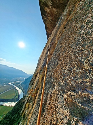 Monte Cimo, Sass de Mesdì, Val Adige, Brentino, Beniamino Giori, Cristina Oldrati, Matteo Rivadossi - Il Mare di Coralli del sesto tiro di 'Te lo do io il Brentino!', Monte Cimo, Sass de Mesdì, Val Adige, Brentino (Beniamino Giori, Cristina Oldrati, Matteo Rivadossi, 8-13-19/11/2025) Monte Cimo, Sass de Mesdì, Val Adige, Brentino, Beniamino Giori, Cristina Oldrati, Matteo Rivadossi - Il Mare di Coralli del sesto tiro di 'Te lo do io il Brentino!', Monte Cimo, Sass de Mesdì, Val Adige, Brentino (Beniamino Giori, Cristina Oldrati, Matteo Rivadossi, 8-13-19/11/2025)