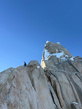 Cerro Torre, Patagonia, Alessandro Beltrami, Manuel Chasseur, Francesco Ratti - La salita di 'Filo Sureste' al Cerro Torre in Patagonia (Alessandro Beltrami, Manuel Chasseur, Francesco Ratti 2025) Cerro Torre, Patagonia, Alessandro Beltrami, Manuel Chasseur, Francesco Ratti - La salita di 'Filo Sureste' al Cerro Torre in Patagonia (Alessandro Beltrami, Manuel Chasseur, Francesco Ratti 2025)