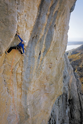 Matilda Söderlund Spomin Paklenica - Matilda Söderlund making the first female ascent of 'Spomin' (8c, 350m), Anića Kuk, Paklenica, Croatia