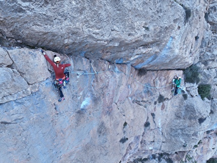Taghia, Morocco, Fay Manners, Solenne Piret - Fay Manners and Solenne Piret making the first ascent of 'Win Oumalou' on Jebel Inslif above Zaouia Ahansal close to Taghia in Morocco.